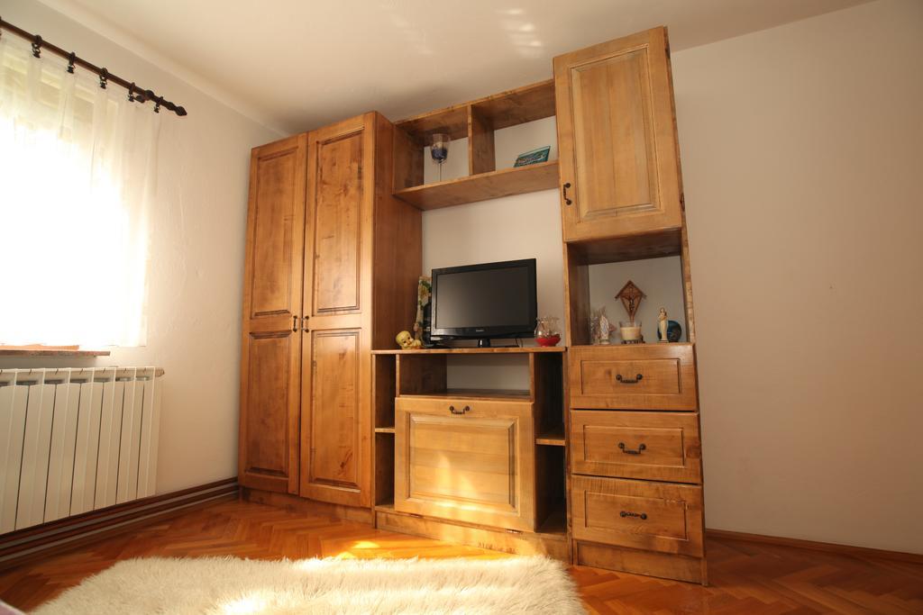 Rooms Markovic Otočac الغرفة الصورة